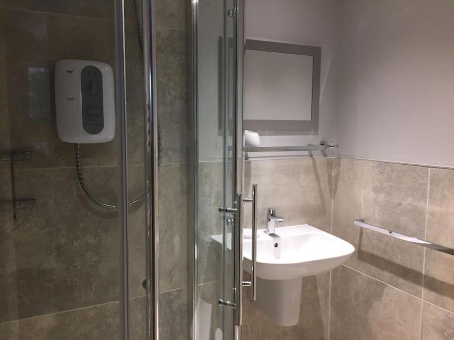 3 Bedroom Townhouse, Free Parking 约克 外观 照片